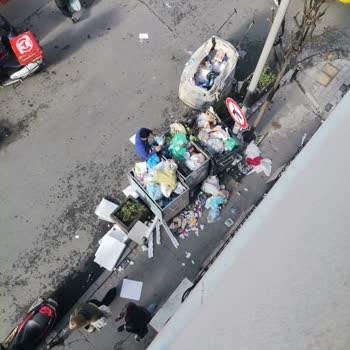 Şişli’deki Çöp Konteynerlerinin Kötü Koku Ve Görüntü Kirliliği Nedeniyle Taşınması Talebi