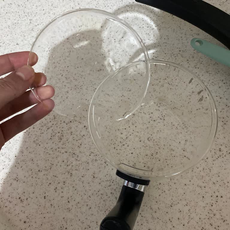 Üst Demlik Patladı, Yedek Parça Bulunamadı Ve Mağaza Değişim Reddetti