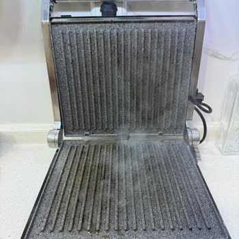 Garanti Kapsamındaki Tost Makinesinde Aşırı Isınma Ve Haksız Ücret Talebi