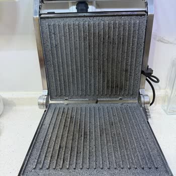 Garanti Kapsamındaki Tost Makinesinde Aşırı Isınma Ve Haksız Ücret Talebi