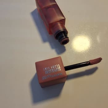 Maybelline New York Teddy Tint Rujunda Parça Parça Soyulma Sorunu