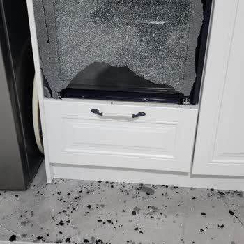 Kullanılmayan Fırının Dış Camı Kendiliğinden Patladı Ve Garanti Kapsamında Ücretsiz Değişim Talebi