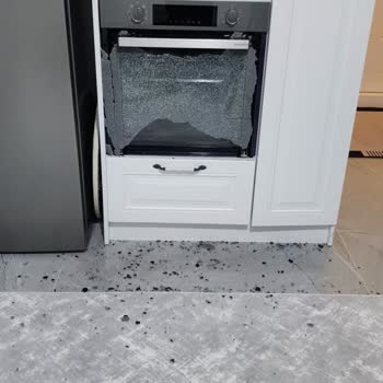 Kullanılmayan Fırının Dış Camı Kendiliğinden Patladı Ve Garanti Kapsamında Ücretsiz Değişim Talebi