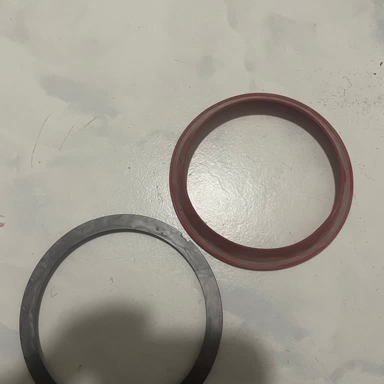 Dyson V15 Silikon Başlık Kendi Kendine Çıktı: Üretim Hatası İddiası Ve Ücretsiz Onarım Talebi