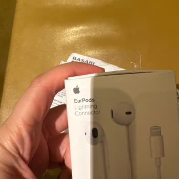 Apple Marka EarPods'ta Sürekli Siri Açılması Ve Müzik Kesilmesi Sorunu