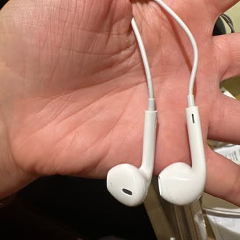 Apple Marka EarPods'ta Sürekli Siri Açılması Ve Müzik Kesilmesi Sorunu