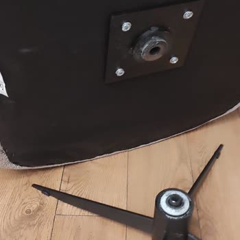 Kırılan Koltuk Ve Tamir Sonrası Yırtılan Kumaş: Enza Mobilya’da Hayal Kırıklığı