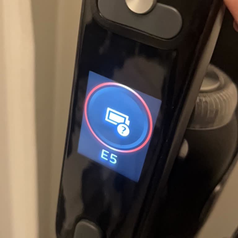 Philips Aqua Trio 7000 Şarjlı Süpürge Sürekli E5 Hatası Ve Şarj Sorunu