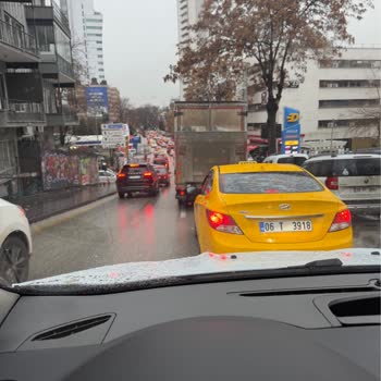 Ankara’da Çağdaş Market Kamyonunun Çarpması Ve Kaçması Sonucu Oluşan Hasar İçin Tazminat Talebi
