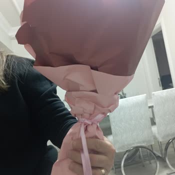 Solmuş Çiçek Ve Cevapsız Müşteri Hizmeti Nedeniyle İade Talebi