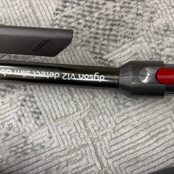 Dyson V12 Boru Bağlantısında Üretim Hatası Çatlak: Garanti Dışı Ücretli Parça Teklifi