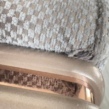 Kırık Orta Sehpa Ve Eksik TV Ünitesi İçin Çözüm Bekleniyor