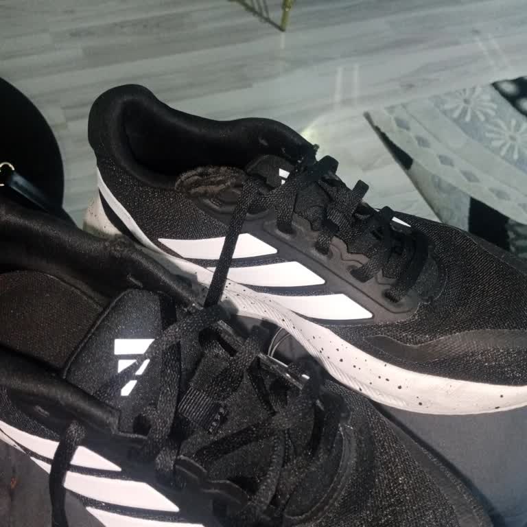 Adidas Koşu Ayakkabısının Üç Ayda Yırtılması Ve Mağazanın Kullanıcı Hatası İddiası