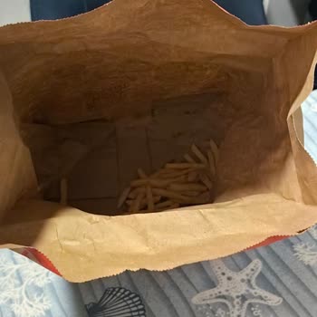 Burger King Zümrütevler Şubesinde Gecikmeli Teslimat Ve Hijyenik Olmayan Yanlış Patates