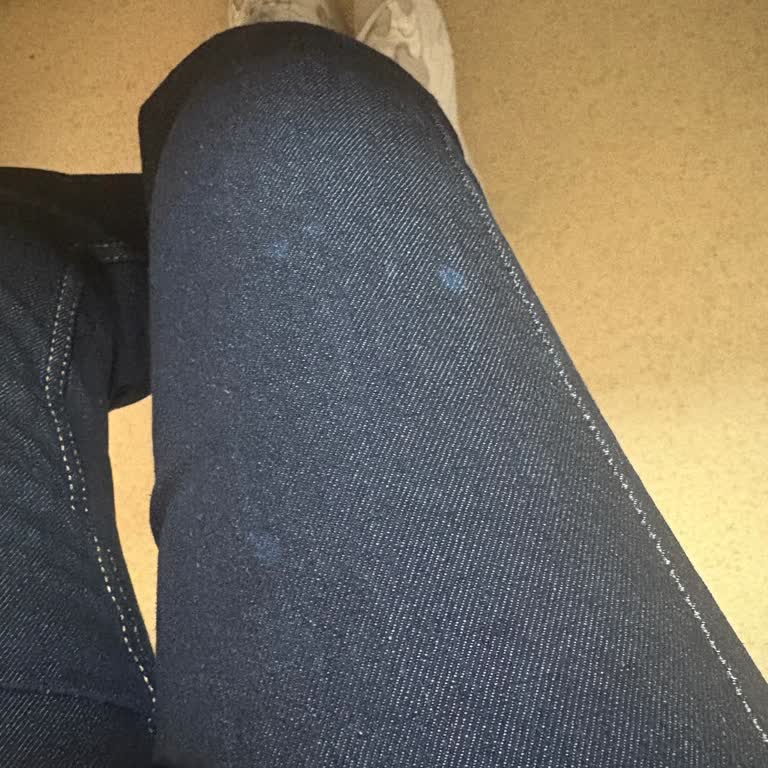 Zara Olduğu Söylenen Pantolon Yıkama Sonrası Boya Lekesi Çıktı Mağaza Sorumluluk Almıyor