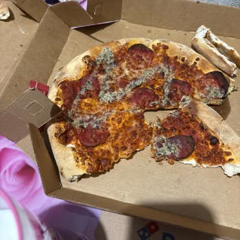 Soğuk, Kuru Ve Yenmez Pizza, Cevapsız Çağrı Merkezi: İade Talebi