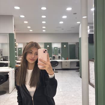 Filiz Yıldız Aktaş Kuaför Uzun Bekleme Ve Hijyen Sorunlarıyla 5.000 TL'lik Saç İşlemi!