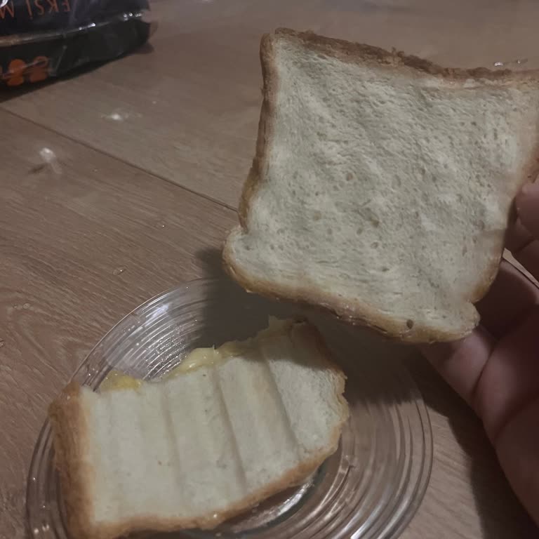 Arnica Küçük Ev Aletleri Tost Makinesi Sadece Isıtıyor, Kıtır Kıtır Olmadığı İçin Kalitesiz!