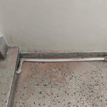 Türk Telekom Elemanlarının Plansız Çalışması Sonucu Binada Otomasyon Ve Duvar Hasarı