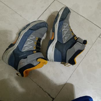 Su Geçirmez Dediği Çocuk Botu Su Sızdırıyor, Mağaza Çözüm Sunmuyor