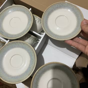 Fincan Takımında Eksik Ve Kırık Altlıklar