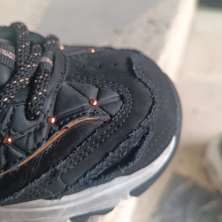 SuperStep Ayakkabı Kokusunun Dayanılmaz Olması Nedeniyle İade Talebi