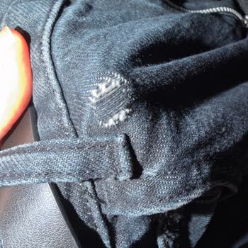 Denim Pantolonun Hızla Yırtılması Ve DeFacto’dan İade Talebi