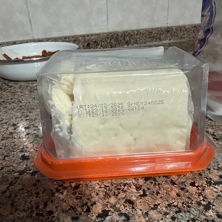 Tahsildaroğlu Bozulmuş Ezine Peyniri İçin Özür Ve Kontrol Talebi!