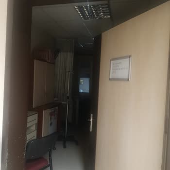 Denizli Devlet Hastanesinde Refakatçilerin Rahatsız Edici Oturma Koşulları