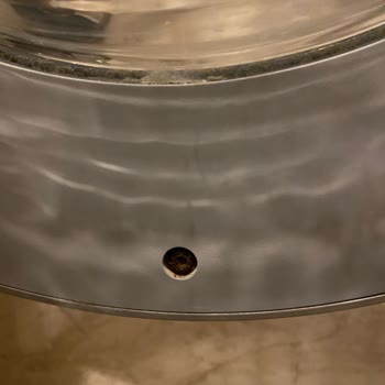 Siemens IQ500 Çamaşır Makinesinde Boya Dökülmesi Üretim Hatası Şikayeti