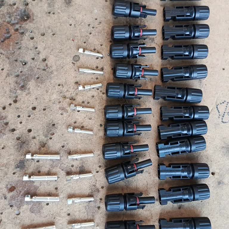 Eksik Pimli Güneş Paneli Soketi, Satıcıdan Cevap Yok