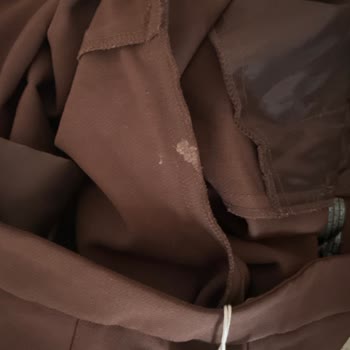 Mango 1.600 TL'lik Kirli ve Kullanılmış Pantolon, 30 Gün Teslim Süresi