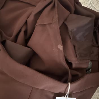 Mango 1.600 TL'lik Kirli ve Kullanılmış Pantolon, 30 Gün Teslim Süresi