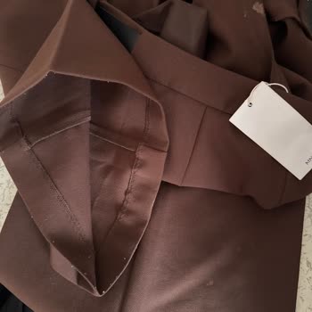 Mango 1.600 TL'lik Kirli ve Kullanılmış Pantolon, 30 Gün Teslim Süresi