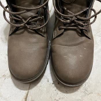 FLO Çiğli Kipa Şubesinde Botta Renk Atması Ve Çizgilenme