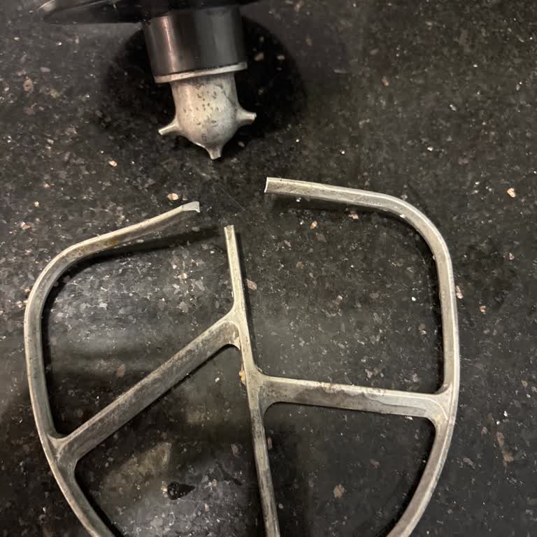 Beş Kez Kullanıldı, Aparat Kırıldı Ve Satıcıdan Cevap Gelmedi