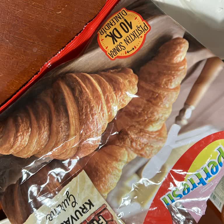 Kimyasal Koku Yayan Dondurulmuş Kruvasan İçin İade Talebi