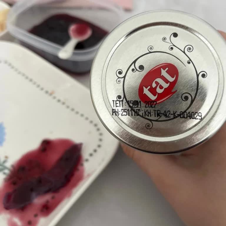 BİM Tat Böğürtlen Reçelinde Plastik Parça Tespiti