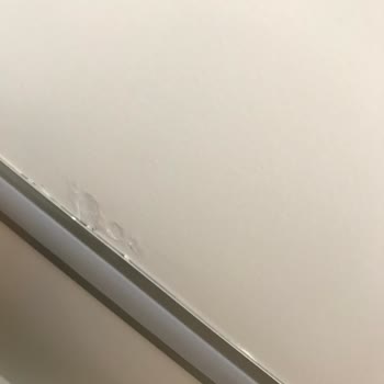 Alan Mobilya Giresun Hem Eksik Raflar Var Hem De Mobilyalarda Belirgin Boya Hataları Bulunuyor