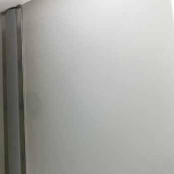 Alan Mobilya Giresun Hem Eksik Raflar Var Hem De Mobilyalarda Belirgin Boya Hataları Bulunuyor