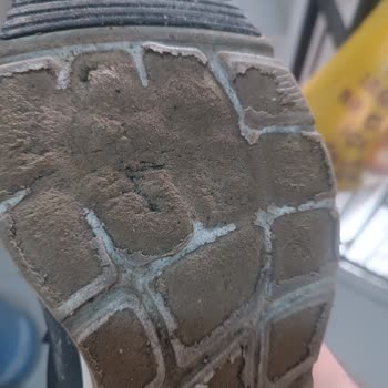 Skechers Ayakkabısının Tabanı Hızlıca Eridi, Ücret İadesi Talebi