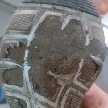 Skechers Ayakkabısının Tabanı Hızlıca Eridi, Ücret İadesi Talebi