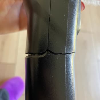 Sürekli Kırılan Boru Parçası Philips SpeedPro Max Aqua Plus 8000 Süpürgesinde Üretim Hatası