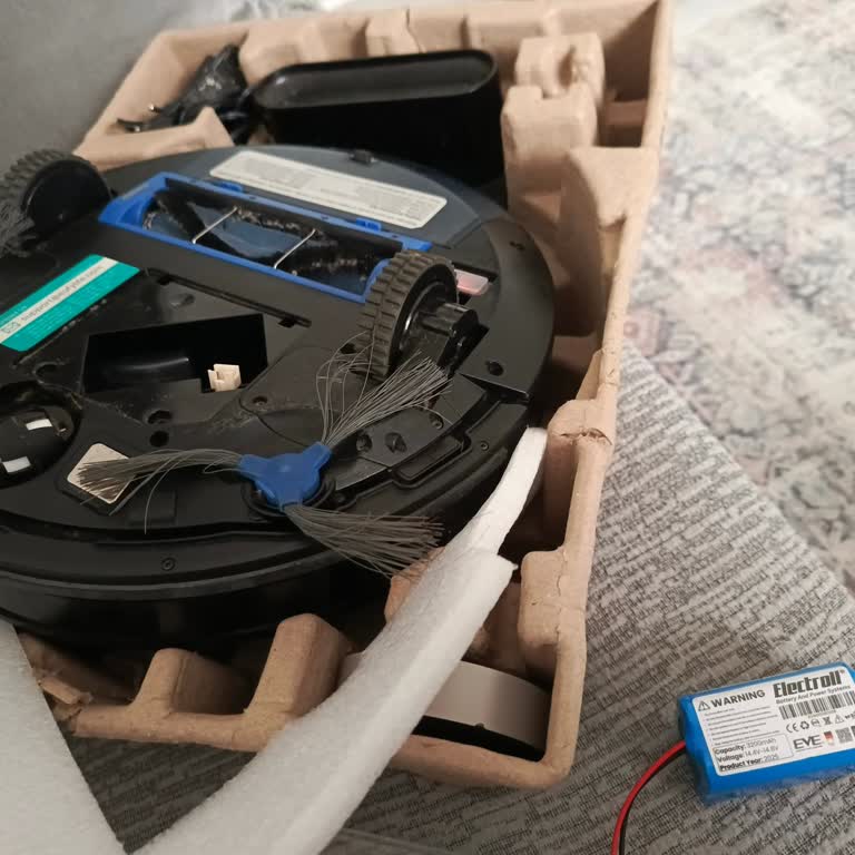 Patlayan Pil Nedeniyle Robot Süpürgenin Yanan Anakartı Ve Can Güvenliği Riski