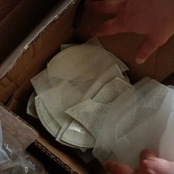 Kabul Edilemez Kırık Tabaklar Ve Özensiz Paketleme