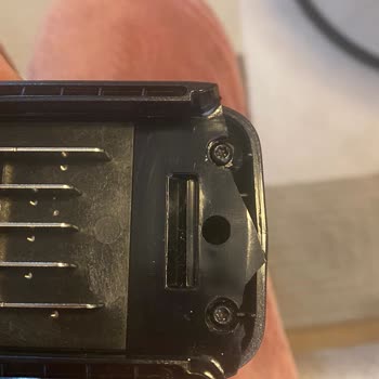 Philips Dikey Süpürgede Korozyonlu Bağlantı Ve Batarya Kırığı: Tam Değişim Talebi