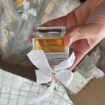 Ay Hediyelik Yanlış Renk, Kırık Ve Küflenmiş Ürün