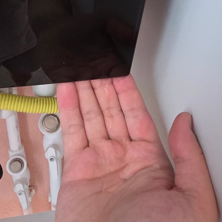 Garanti Kapsamındaki Kombimde Su Basınç Vanası Dönmüyor Ve Altından Su Sızıyor