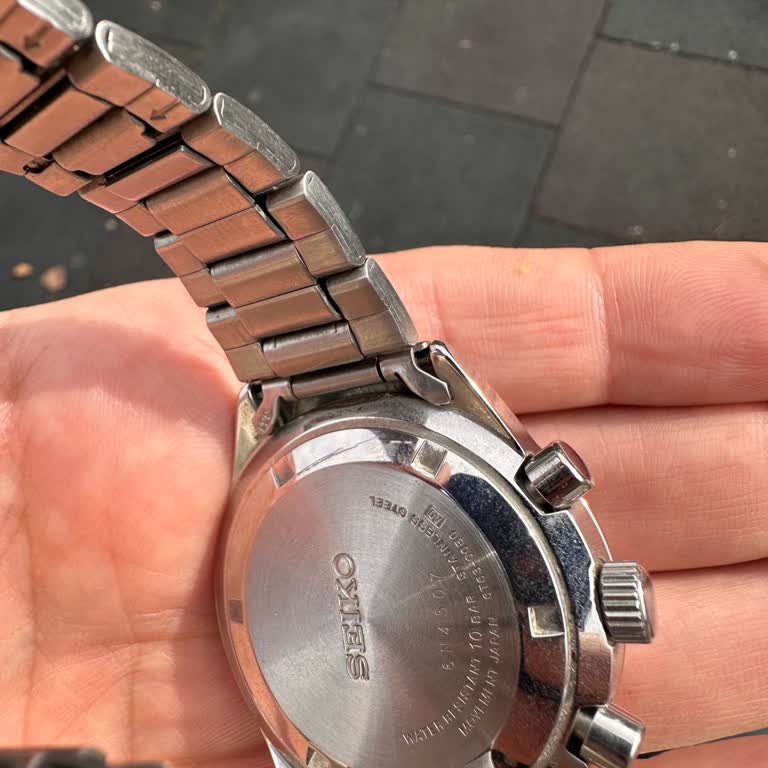 Konyalı Saat’te Pil Değişimi Sonrası Saat Kapağının Çizilmesi Ve Yanlış Takılması