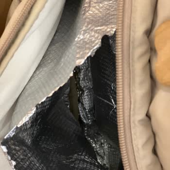 Oysho Anne Bebek Sırt Çantası Termal Bölümü İlk Kullanımda Yırtıldı Ve Değişim Talep Ediyor